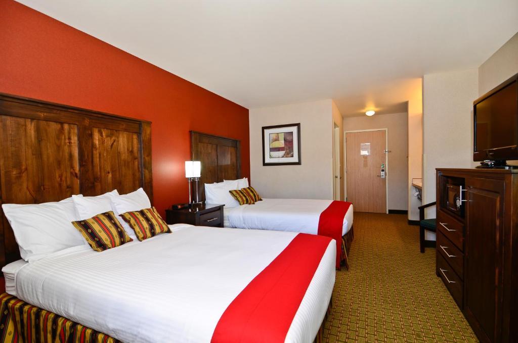Double Room with Two Double Beds - Non-Smoking,701952496:JPEG